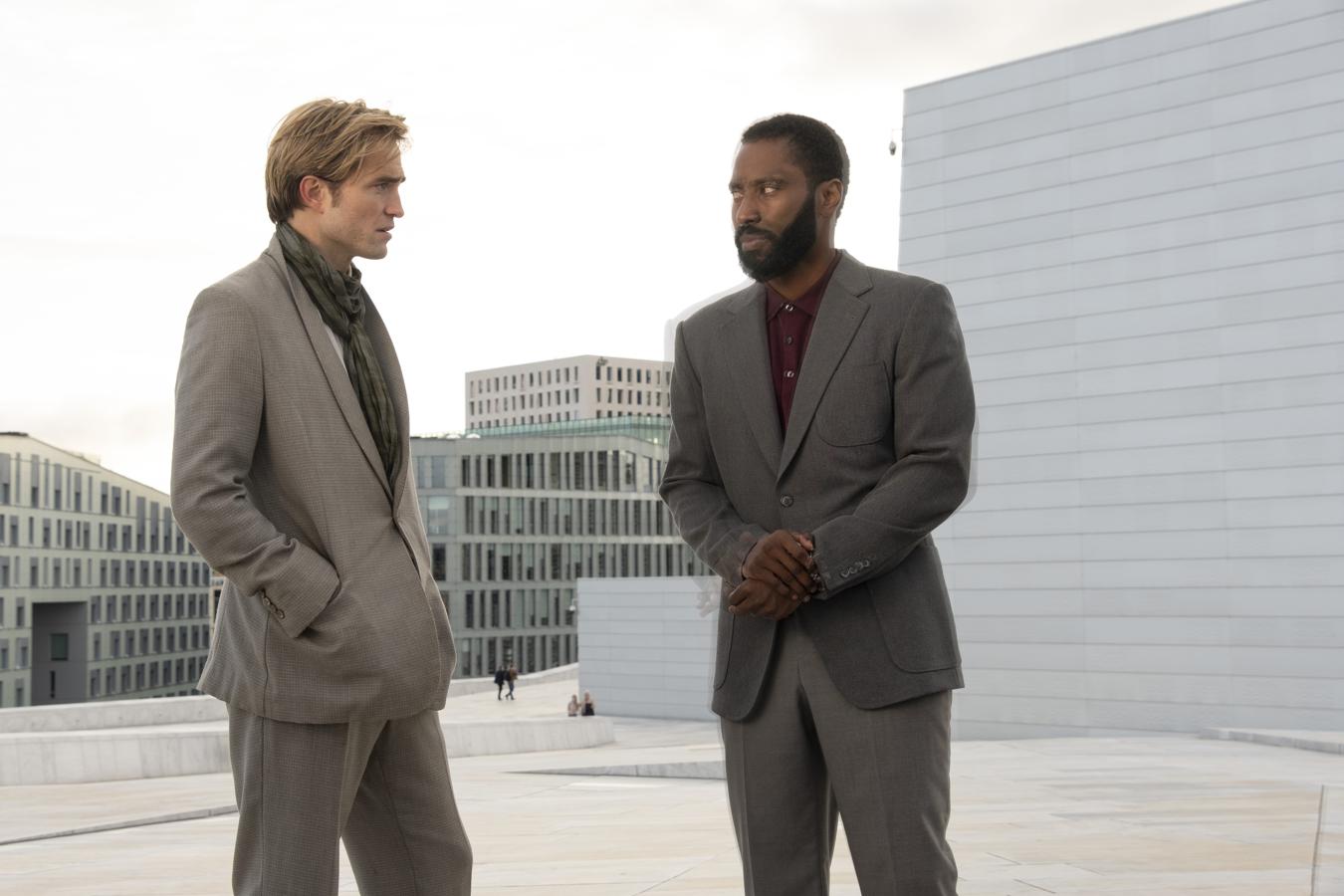 'Tenet' (17 de julio), lo nuevo de Christopher Nolan, es uno de los estrenos más esperados del verano: unos agentes especiales (Robert Pattinson y John David Washington) deben impedir el estallido de la Tercera Guerra Mundial trasteando en el espacio-tiempo. Poco más sabemos del argumento, pero promete.