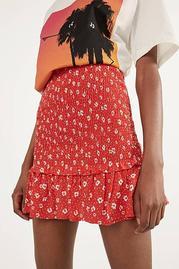 El modelo de Bershka (15,99 euros).