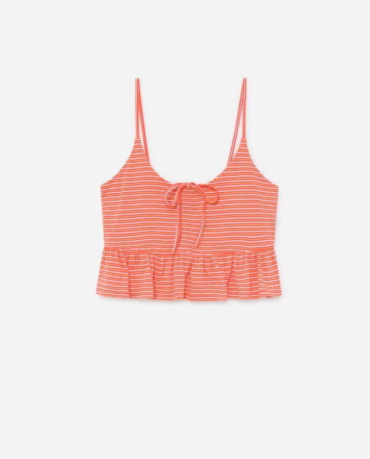 Top con volantes de color rojo de Lefties, (2,99 euros).