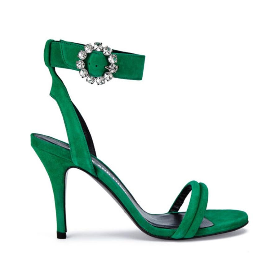 Sandalias en color verde con pulsera y hebillade brillantes, de Sophie and Lucie (159 euros).