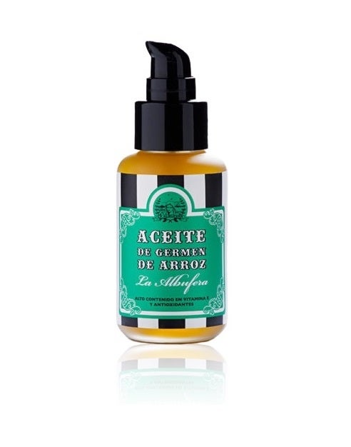 Pero no hace falta irse hasta Oriente para poder disfrutar de los beneficios beauty del arroz. Desde Valencia, la firma de La Albufera ha creado productos tan irresistibles como este aceite de germen de arroz 100% natural y apto para veganos. Lo mejor es que su función es multiusos y sirve para el cuerpo, el cabello, el rostro y el contorno de ojos, además de tratar quemaduras, cicatrices, estrías, grietas, durezas y arrugas, entre otros.  (16,96 euros). En Amazon .