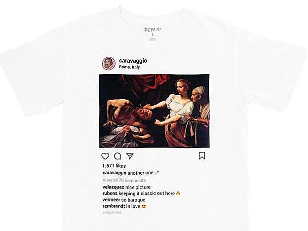 La fantástica camiseta de Teresa Bass con la pintura del "influencer" Caravaggio.