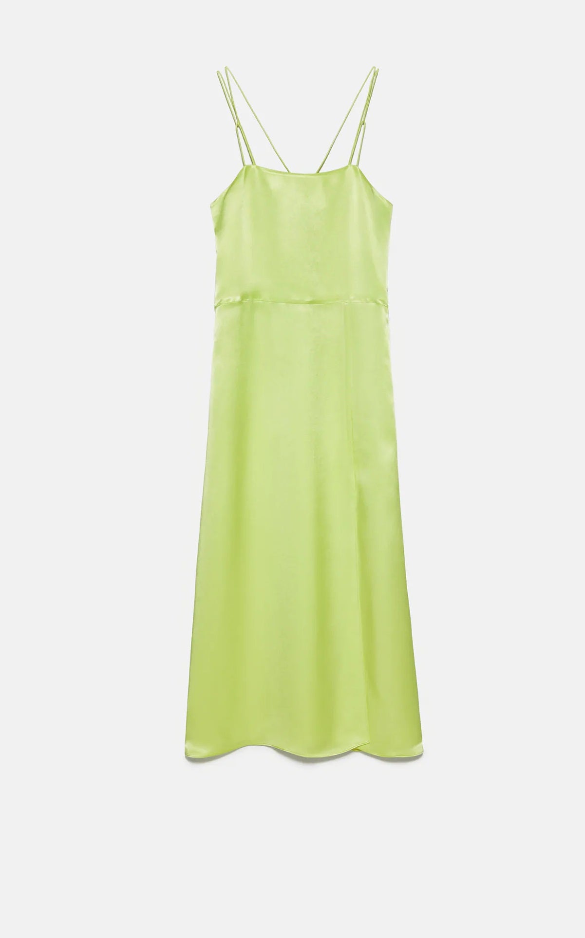 Vestido lencero satinado en verde lima de Zara. (29,95 euros).