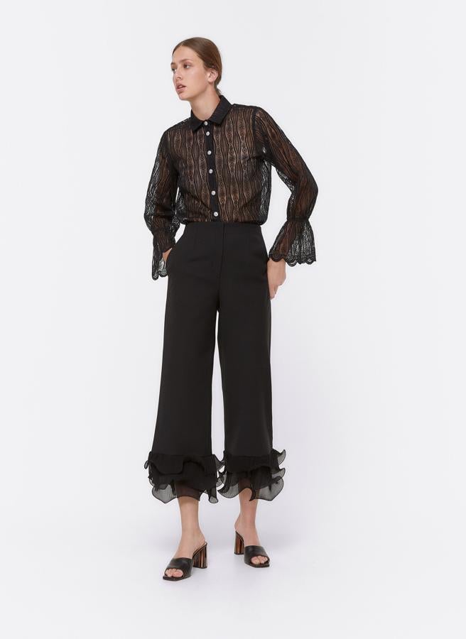 De tejido plisado, de Uterqüe (80,50 €).