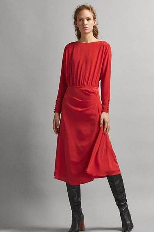 El vestido rojo de Massimo Dutti que ha llevado la Reina Letizia.