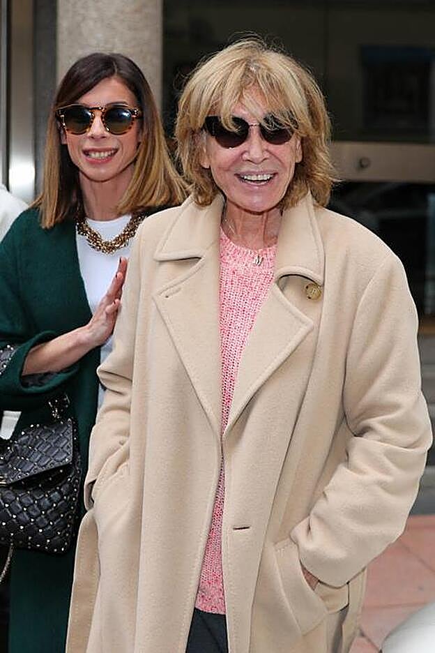 Mila y su hija en una imagen en Madrid las pasadas Navidades.