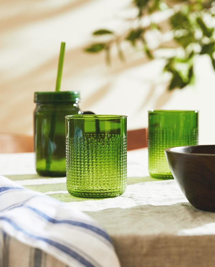 No se va a romper tan fácilmente, es de plástico y cuesta 3,99 euros en Zara Home.