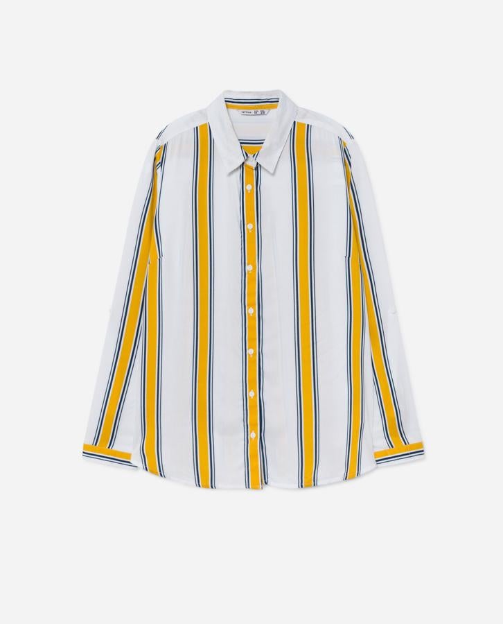 Te la vas a poner sola, con los vaqueros a rayas, con los shorts a rayas, para la playa, para la oficina... Es una súoer compra, y la tienes hasta la XL por si buscas un fit oversize. Cuesta 9,99 euros.
