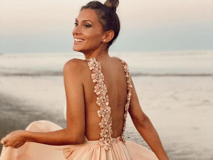 Fotos: 15 vestidos de invitada que puedes encontrar en las rebajas