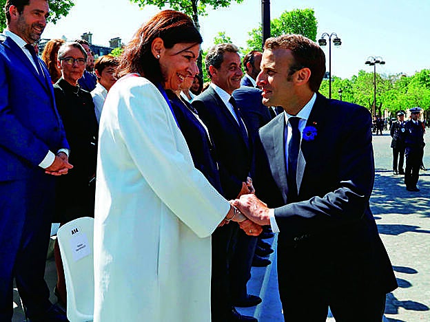 Hidalgo, con el presidente Macron.