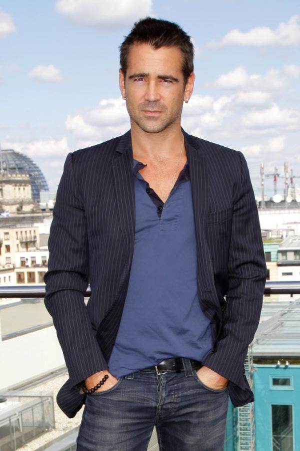 Puede que Alejandro Magno hubiera sido una película más memorable si no hubieran cortado esa escena en la que veíamos al protagonista, Colin Farrell, enseñándolo todo. Cuando le preguntaron el porqué, el actor contestó que habría sido demasiado para los espectadores. Después, por si se estaba pasando de sutil, describió su miembro con todo detalle.