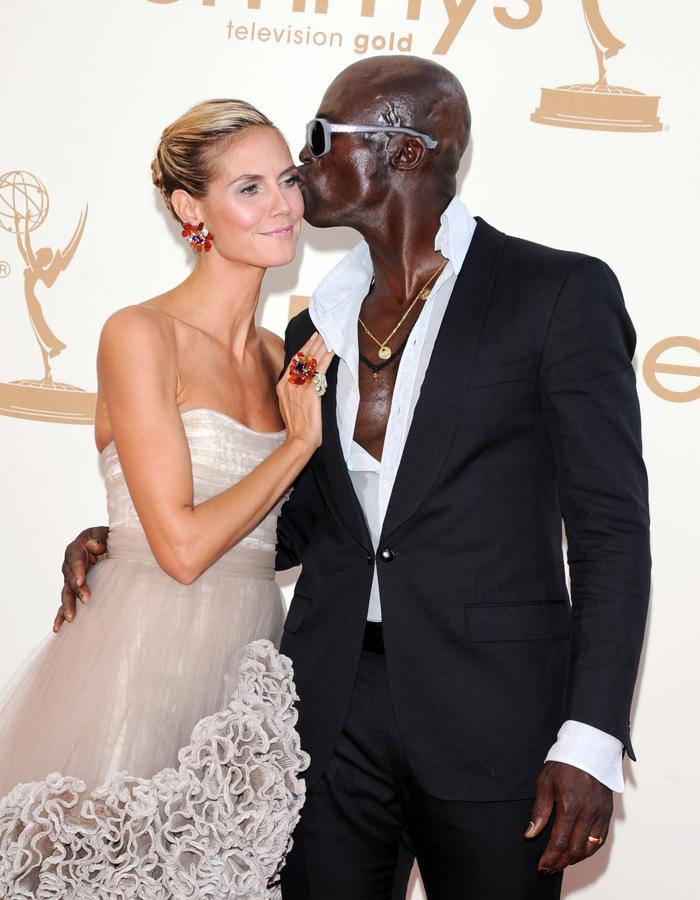 la modelo y el cantante solo estuvieron casados siete años, pero eran tan perfectos que su divorcio nos dejó de piedra: guapísimos, coordinados, rodeados de hijos guapísimos y muy extrovertidos acerca de su intimidad (vida sexual incluida), su divorcio fue igualmente explícito... Sobre todo, cuando él le echó en cara que se acostaba “con el servicio”.