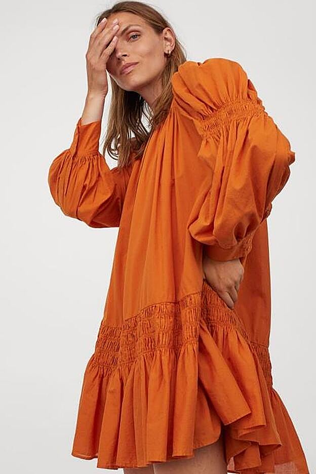 El color naranja en todas sus tonalidades, pero especialmente en las más fuertes, es protagonista en la colección de verano de H&M