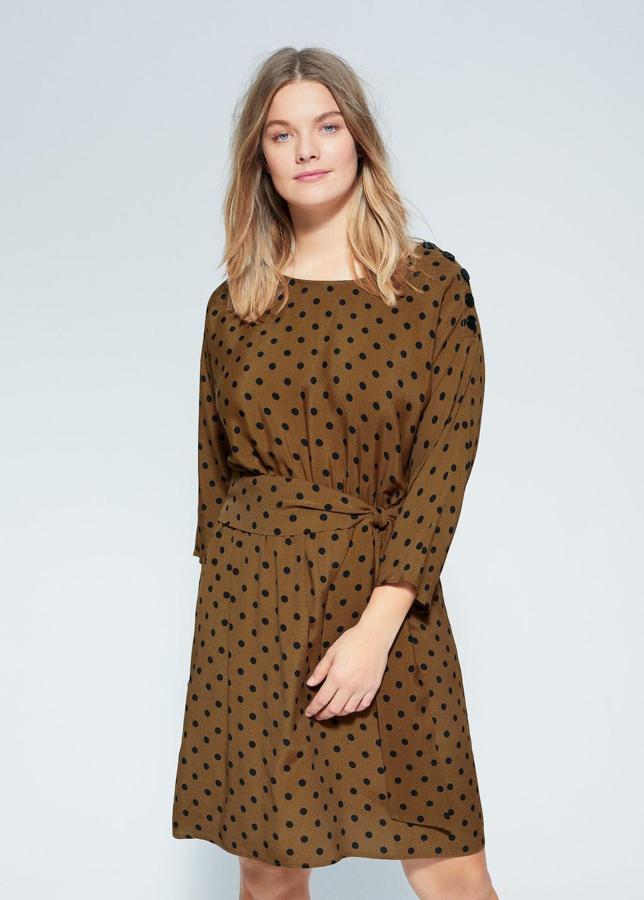 Vestido con lunares negros y fondo chocolate, (25,99 euros).