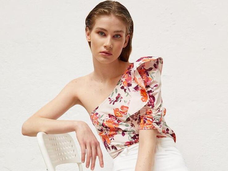 Fotos: Nueve tops asimétricos que resaltan tu figura y todavía puedes comprar en rebajas