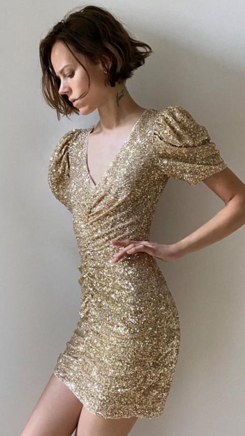 Vestido drapeado de lentejuelas, de edición limitada, de la nueva colección de Zara (59,95 euros).