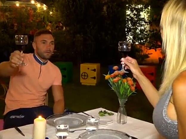 Imagen de esa cena íntima en 'La casa fuerte'.