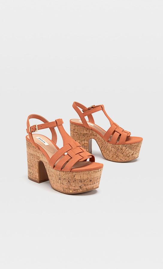 Cuñas en color tierra, (15,99 euros).