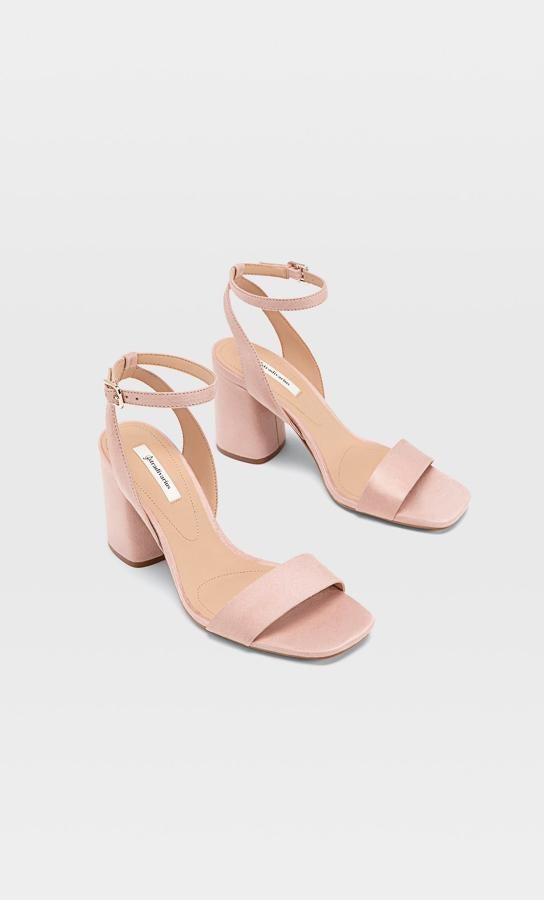 Sandalias en color nude, (9,99 euros).