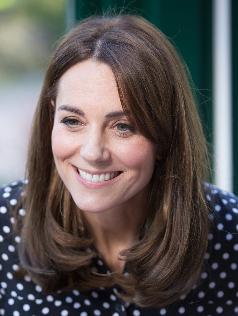 La buena genética combinada con una eficaz rutina de belleza tienen como resultado la piel tan bonita, joven y luminosa como la de Kate Middleton. Y si te interesa saber cómo lo consigue, parte de la culpa la tiene una crema antiarrugas que aplicada de forma habitual ofrece unos resultados similares al bótox.
