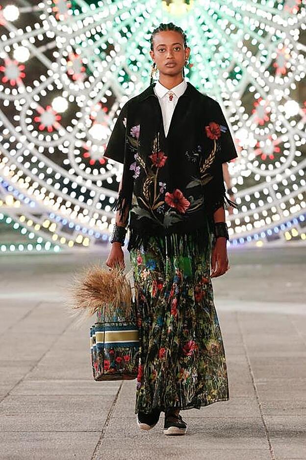 Salida del desfile crucero 2021 de Dior.