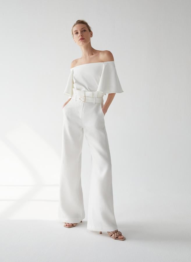 De tiro alto y cintura tipo paperbag, de Uterqüe (99 €).