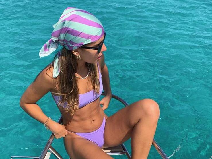 Fotos: 9 peinados con pañuelo que hemos fichado a las influencers y que confirman que es el complemento del verano