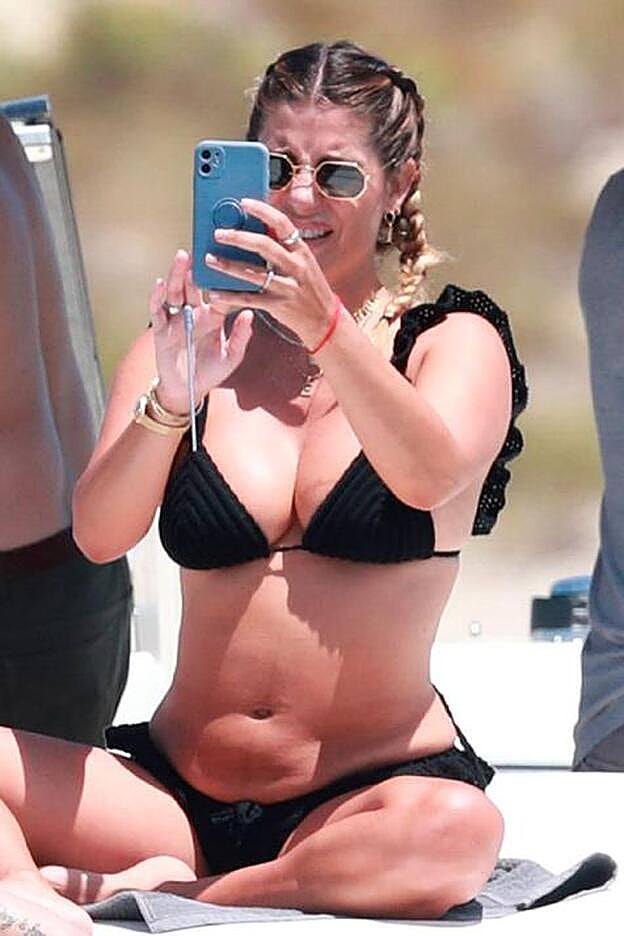 Tablada disfrutando de Ibiza en bikini tres meses después del parto.