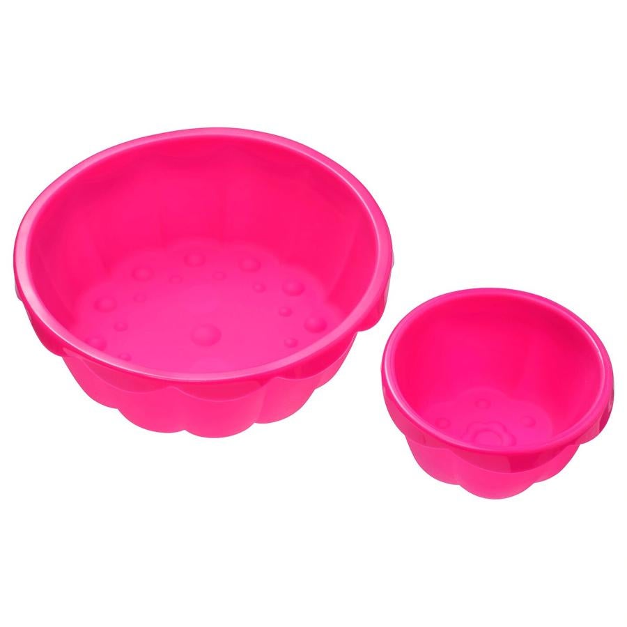 En color rosa, este juego de dos piezas de moldes de silicona para horno de diferentes tamaños tiene un precio de 10 euros.
