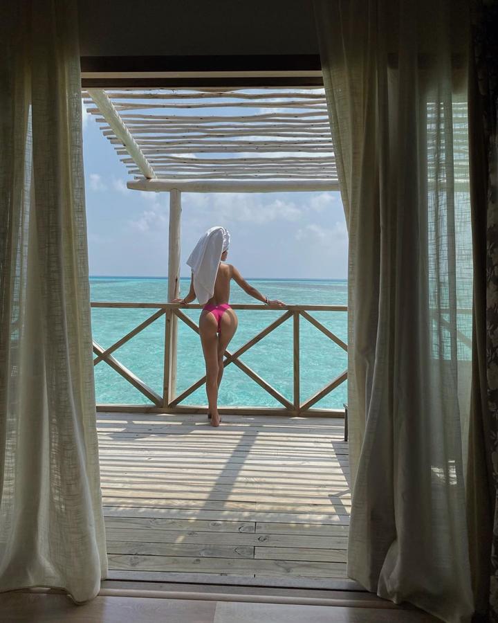 La ex concursante de 'Supervivientes' posó así de sensual en su viaje a Maldivas.