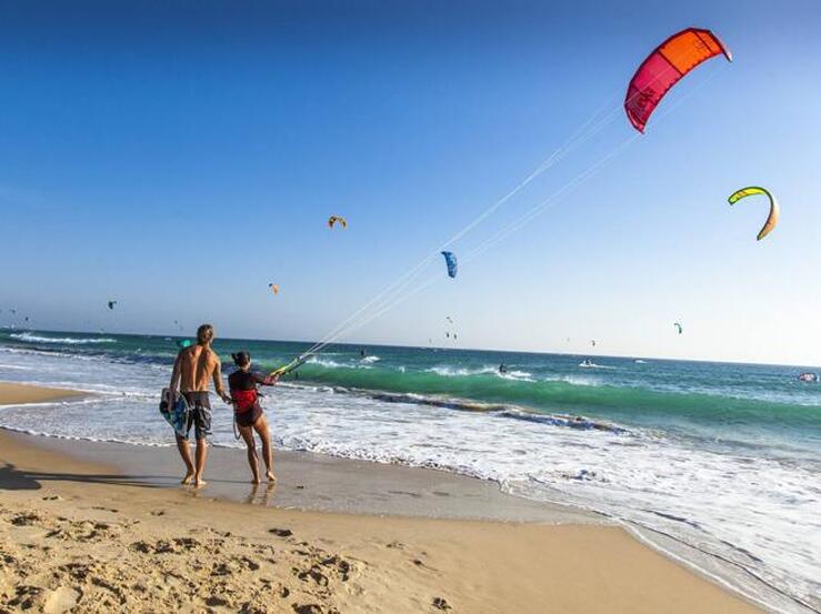 Fotos: 5 lugares que tienes que visitar, sí o sí, en Tarifa: entre cometas de kitesurf y playas infinitas