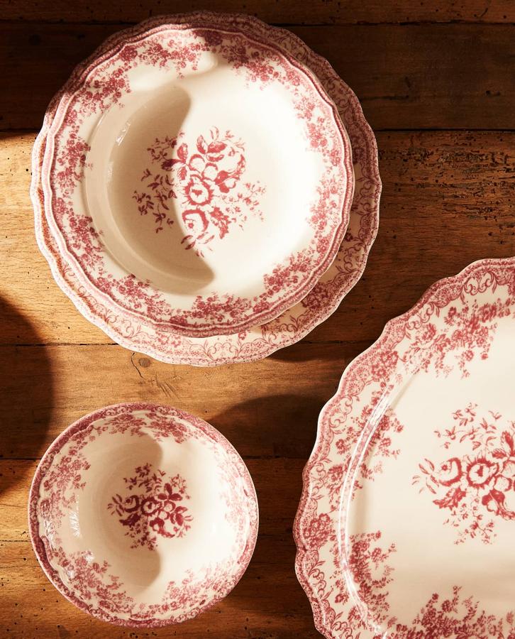 Vajilla tradicional de Zara Home, (desde 5,99 euros).