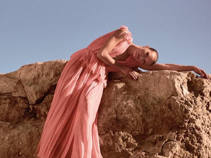 Fotos: Vestidos de verano lisos y estampados con los que nadie te hará sombra