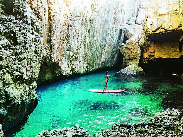 dreamseasurfcamp.com.