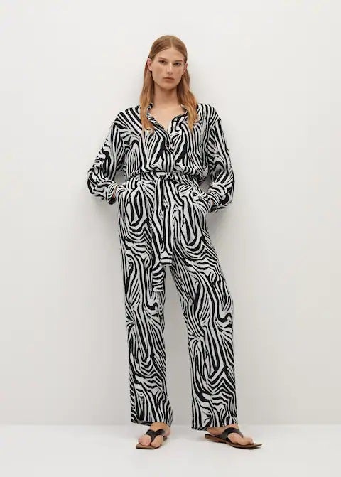 Pantalones fluidos y ligeros con print de cebra, el estampado que triunfa entre las influencers internacionales más populares de Instagram. (29,99 euros).
