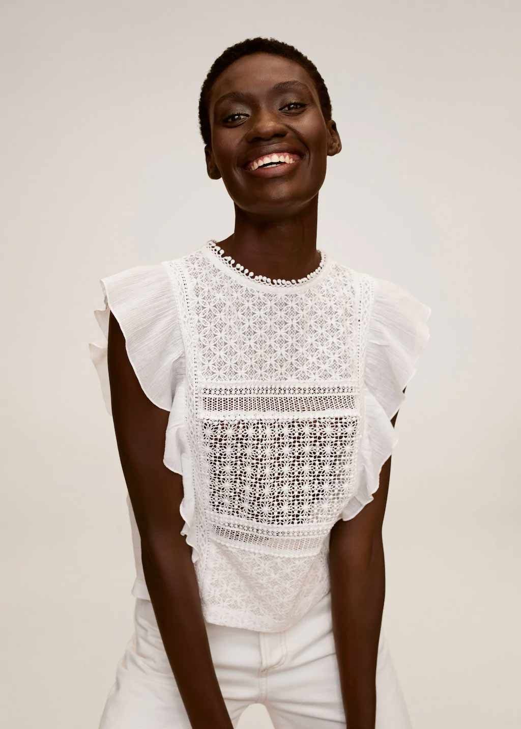 Top bordado de paneles de Mango: 19,99 euros.