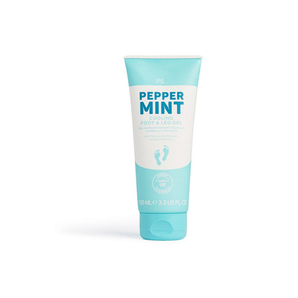 Para las piernas y los  pies cansados e hinchados ... crema Cooling Foot & Leg Gel Peppermint de Primark. Calma, desinflama y refresca. (2 euros).