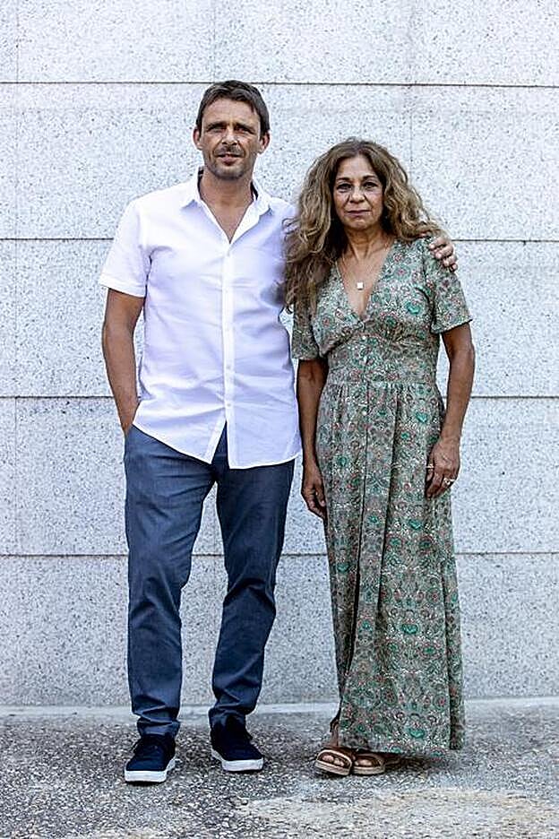 Lolita con su compañero en la obra, Luis Mottola.