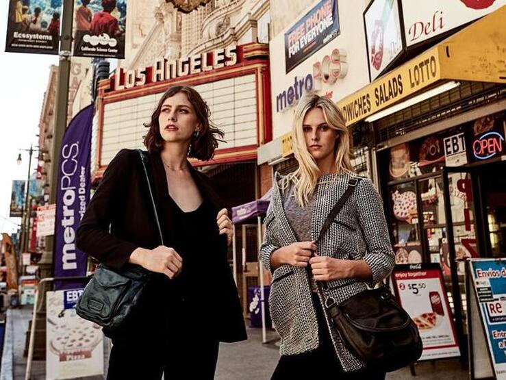 Fotos: Nueve bandoleras por menos de 20 euros que se van a convertir en tu nuevo bolso de cabecera