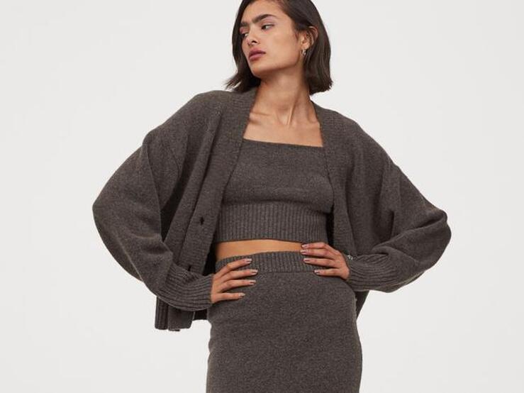 Fotos: Faldas midi de nueva colección que alargan las piernas y son perfectas para el entretiempo