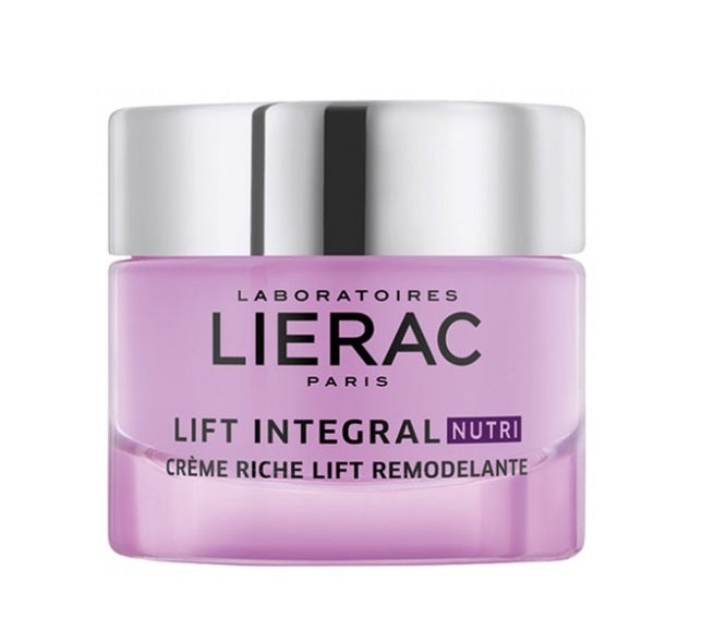 Otro de nuestros favoritos de farmacia a mitad de precio es la crema Lift Integral Nutri de Lierac, un tratamiento de día antiedad que remodela el rostro y lo deja con un acabado lifting perfecto.  Antes: 100,43 euros. Ahora: 49,91 euros .