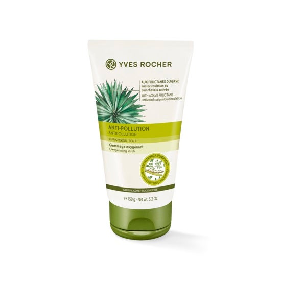 Si eres fan de los ingredientes naturales, este exfoliante para el cuero cabelludo es el tuyo. Contiene semillas de moringa y agave para liberarlo de la polución, oxigernarlo y detoxificarlo. De YvesRocher por 5,95 euros.