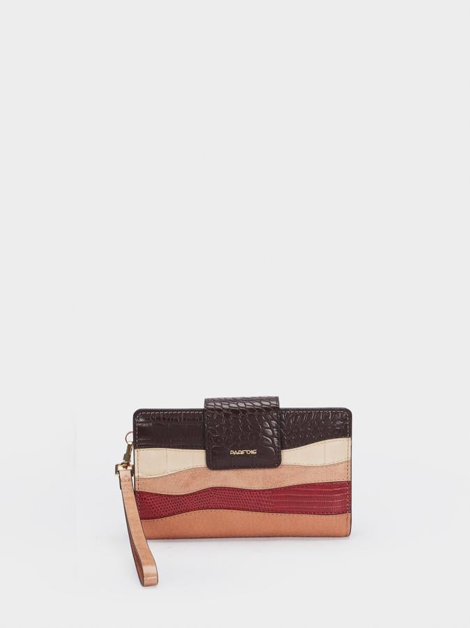 Cartera con diferentes estampados de Parfois, (19,99 euros).