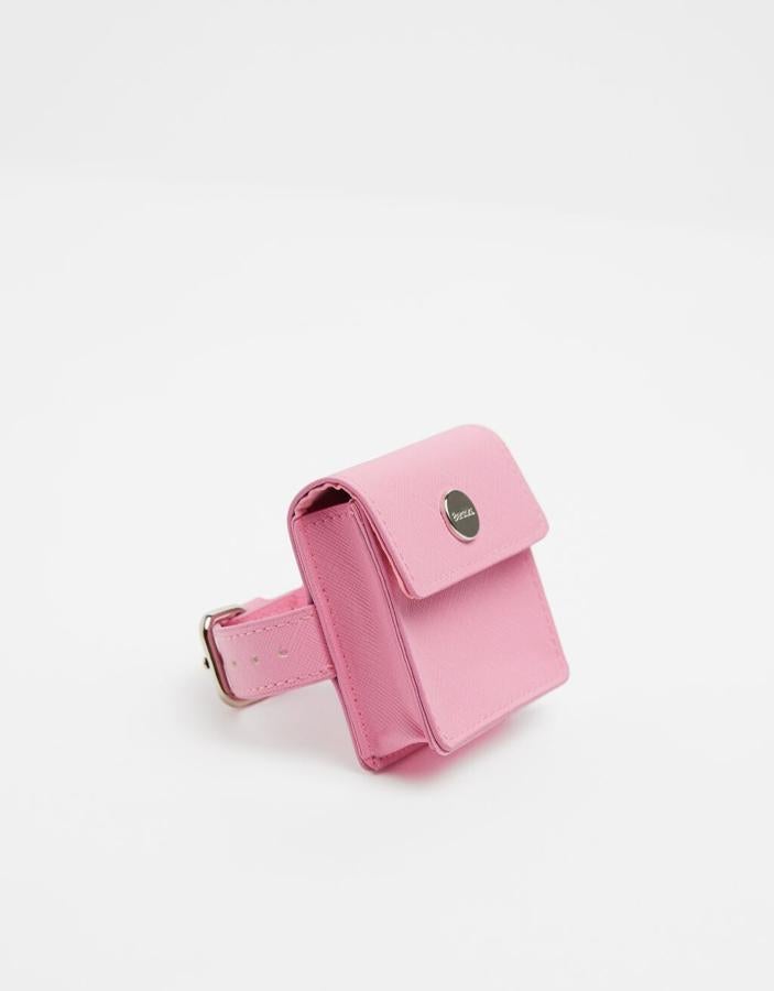 Monedero de muñeca de Bershka, (7,99 euros).