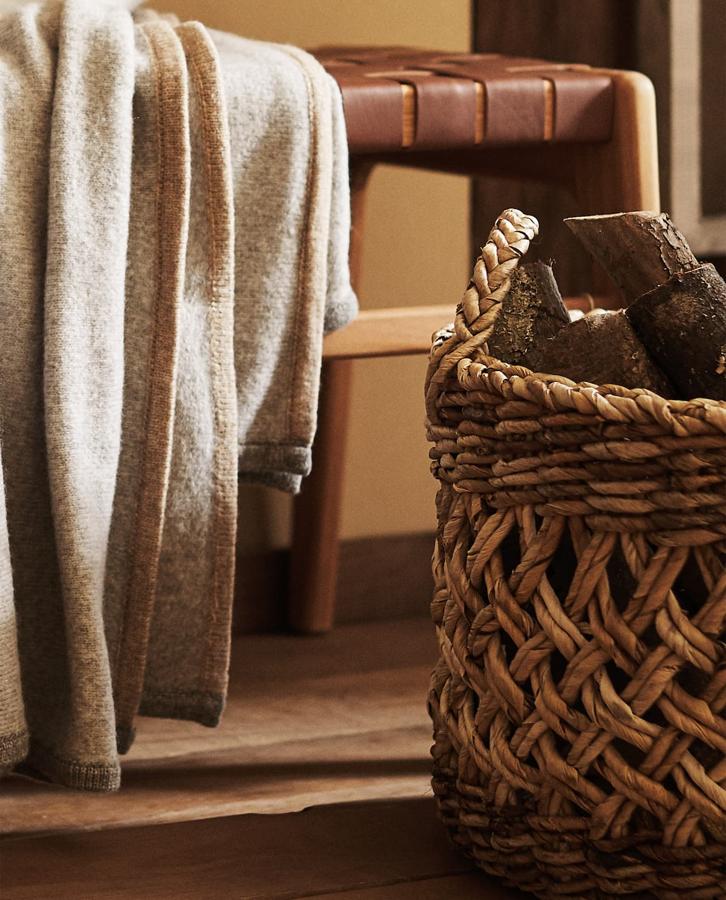 Manta con contraste, (59,99 euros).