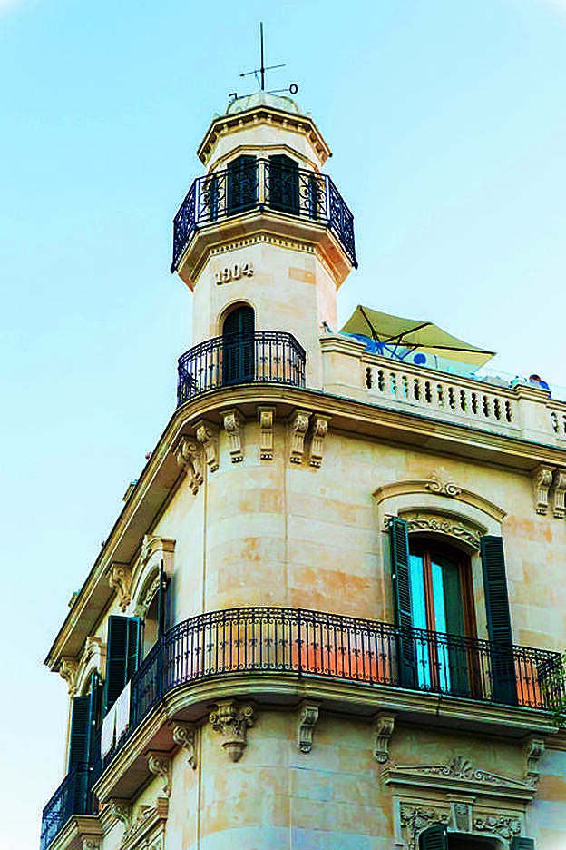 Desde el sky bar se ve también parte de la ciudad. (Sant Magí, 1. hotelhostalcuba.com).