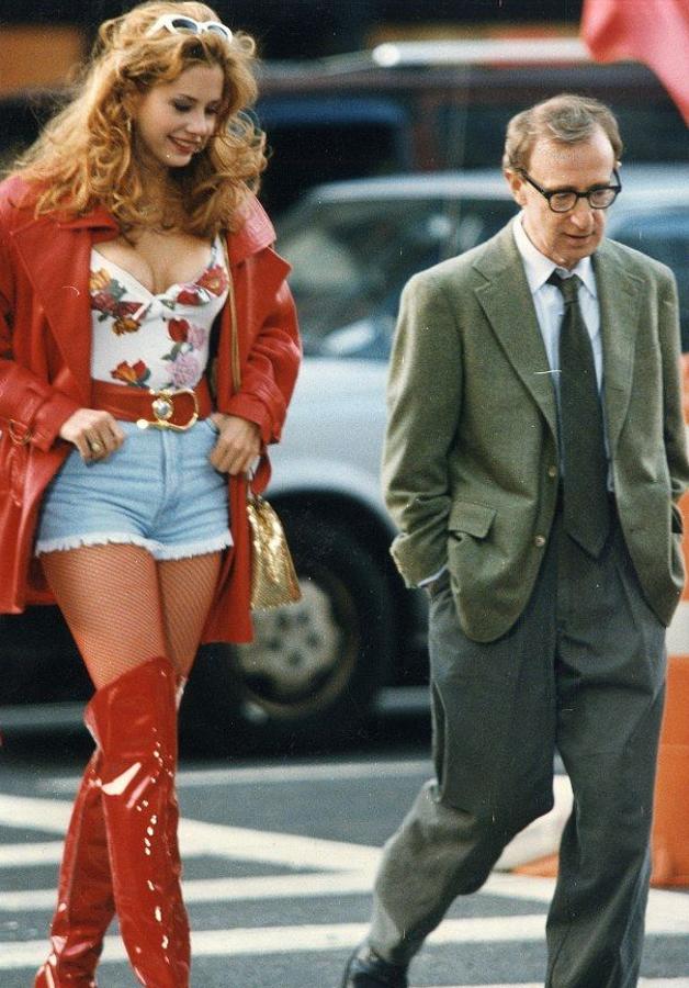 Mira Sorvino fue una de las víctimas de Harvey Weinstein reivindicadas por el MeToo: tras negarse a tener relaciones sexuales con él, el productor la vetó para cualquier papel que dependiera de él. Al hilo del momento, declaró que nunca volvería a trabajar con Woody Allen.