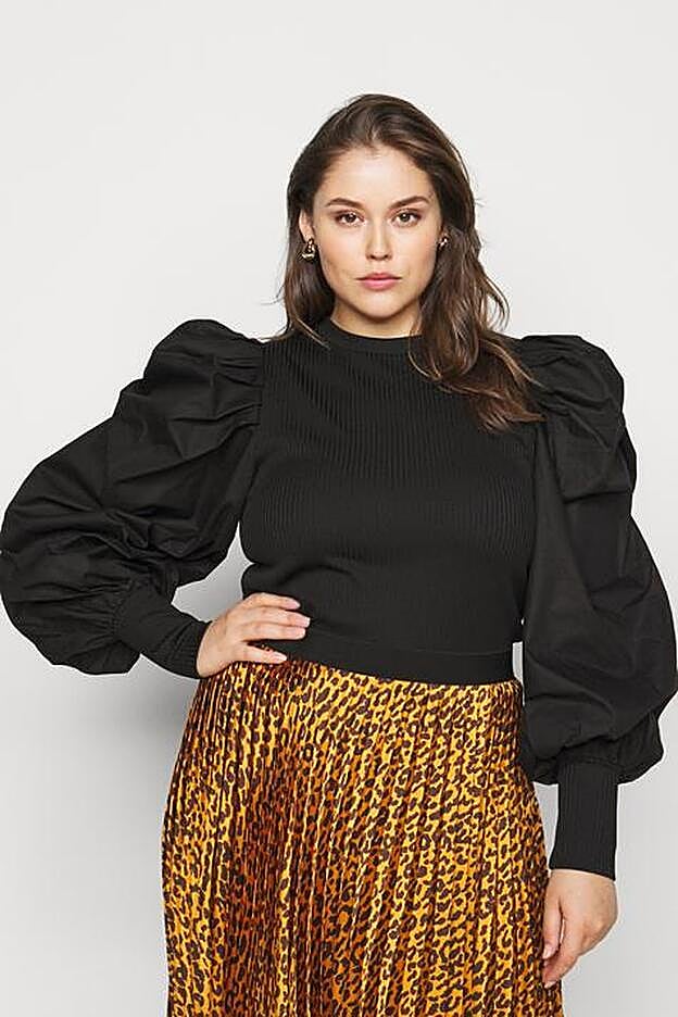 Un clásico: falda con estamapado de leopardo.