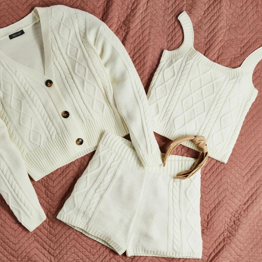 De  este conjunto de Primark con shorts  de punto, bralette y cárdigan ya te hemos hablado, porque nos ha robado el corazón en Instagram...