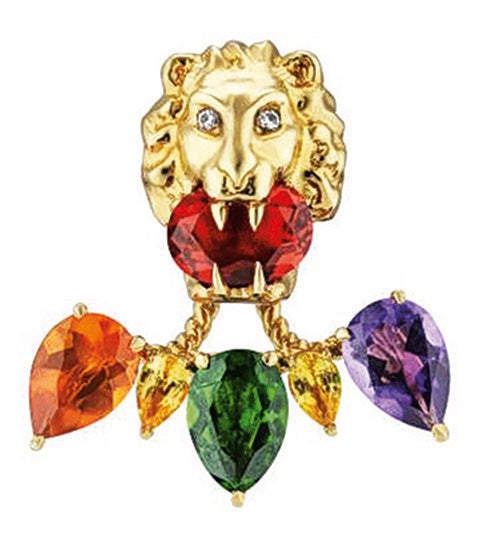 Pendiente de oro amarillo con diamantes, diópsidos y ópalos, de Gucci.